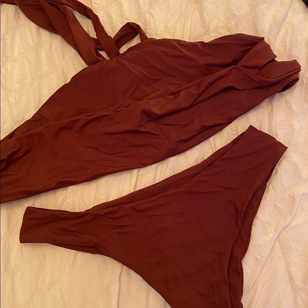 Bikini - Picture 9 of 9